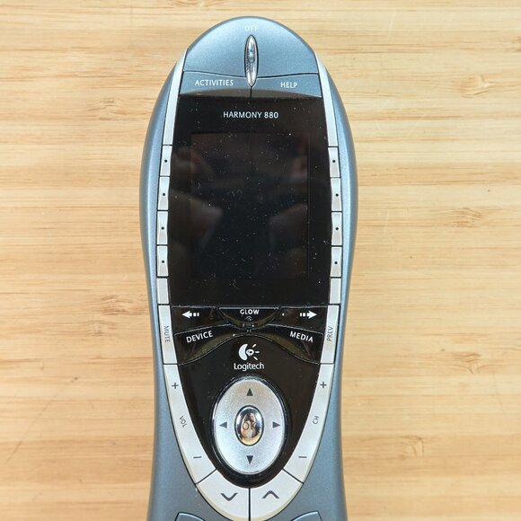 Logitech Harmony 880 Universal Remote Control with Charging Dock - Picture 6 of 9